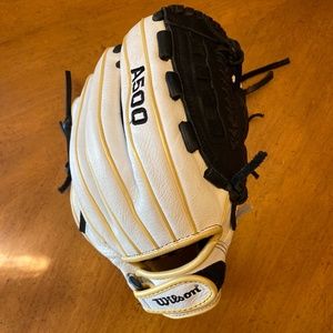 Wilson A500 baseball glove